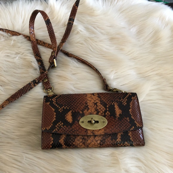 Clarks snake print leather wallet crossbody with adjustable removable strap - Picture 1 of 12